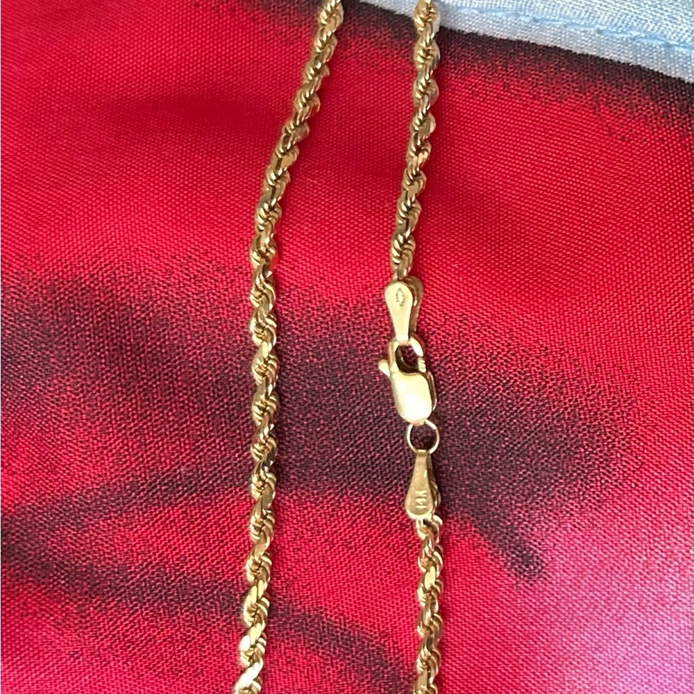 14k Diamond Cut Gold Rope Chain Looks lovely alone or paired with others 20” - Picture 5 of 8